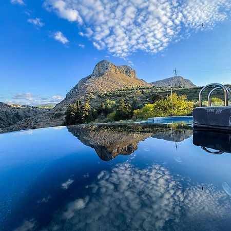 Heated Private Ozone Salt Pool, Jacuzzi, Cinema Inside & Outside, Ping Pong, Billiard, Ps5, Playground, Giant Chess, Giant Monopoly, Table Football, 3X Surround Sound - Villa Rokka Luxe Kissamos Bagian luar foto