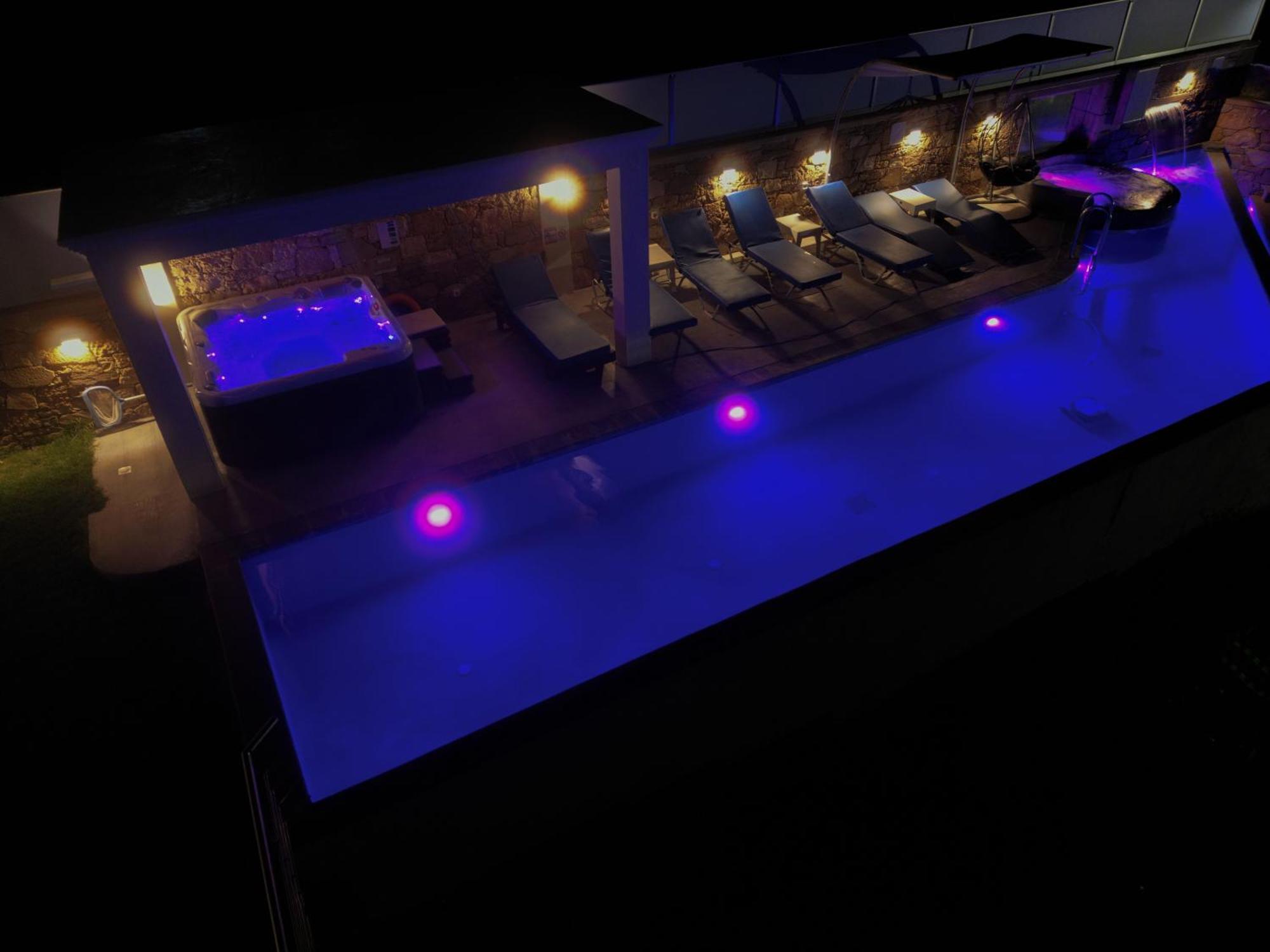 Heated Private Ozone Salt Pool, Jacuzzi, Cinema Inside & Outside, Ping Pong, Billiard, Ps5, Playground, Giant Chess, Giant Monopoly, Table Football, 3X Surround Sound - Villa Rokka Luxe Kissamos Bagian luar foto