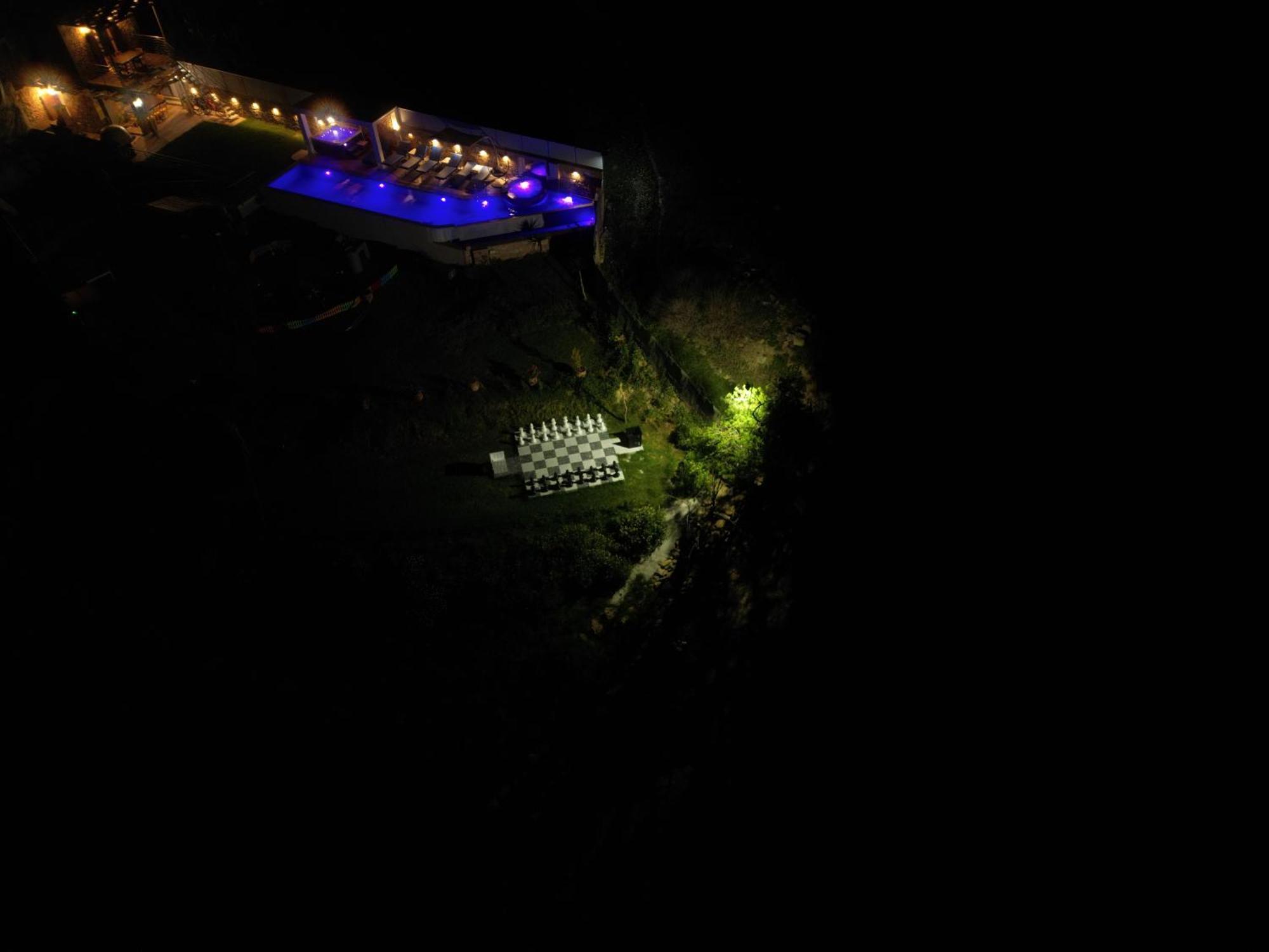 Heated Private Ozone Salt Pool, Jacuzzi, Cinema Inside & Outside, Ping Pong, Billiard, Ps5, Playground, Giant Chess, Giant Monopoly, Table Football, 3X Surround Sound - Villa Rokka Luxe Kissamos Bagian luar foto