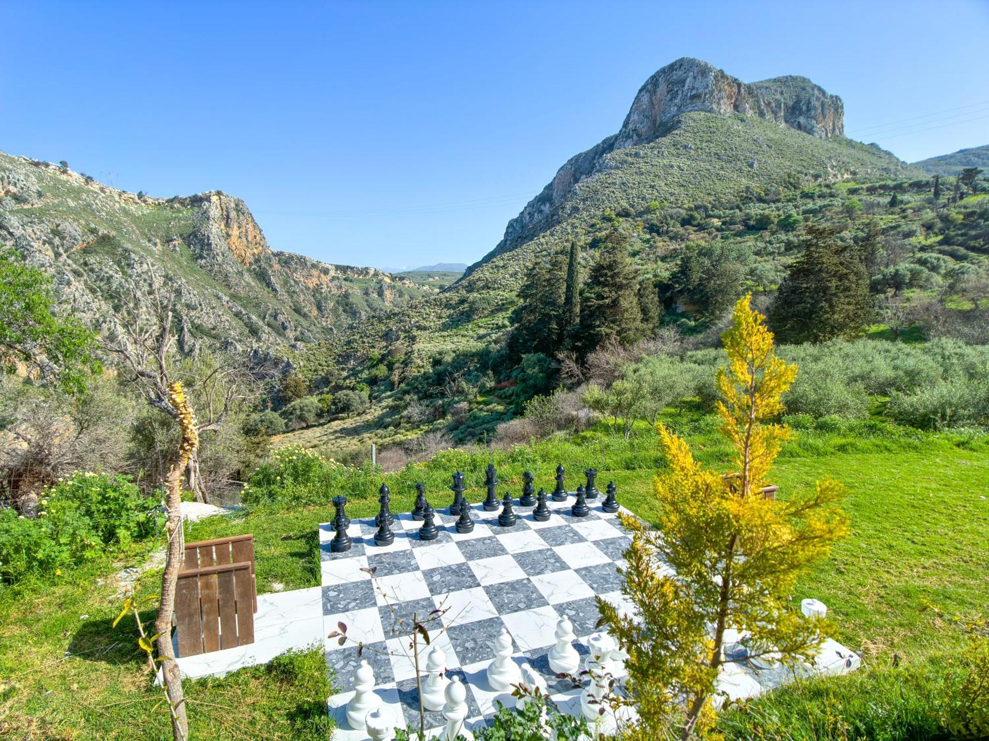Heated Private Ozone Salt Pool, Jacuzzi, Cinema Inside & Outside, Ping Pong, Billiard, Ps5, Playground, Giant Chess, Giant Monopoly, Table Football, 3X Surround Sound - Villa Rokka Luxe Kissamos Bagian luar foto