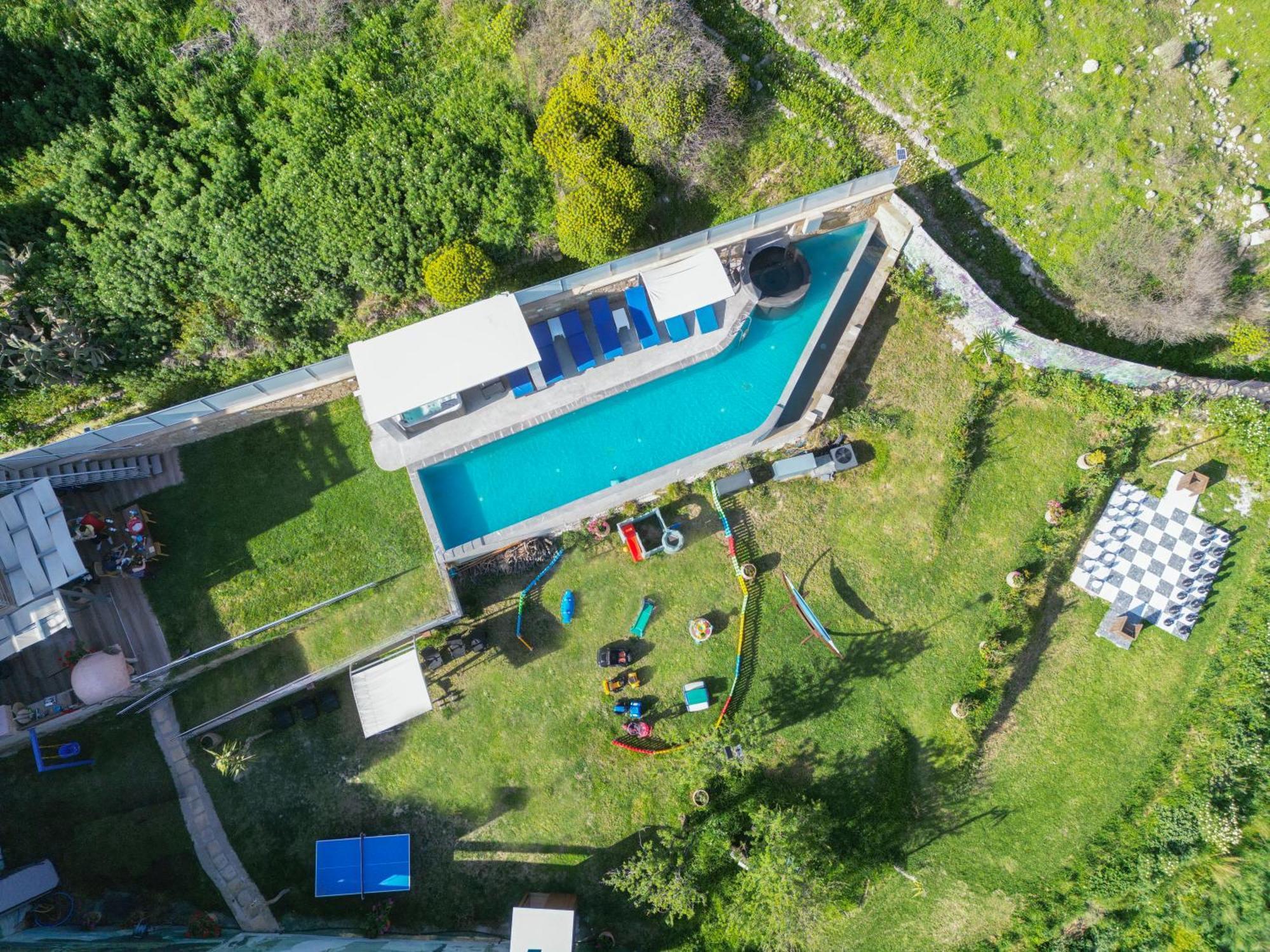 Heated Private Ozone Salt Pool, Jacuzzi, Cinema Inside & Outside, Ping Pong, Billiard, Ps5, Playground, Giant Chess, Giant Monopoly, Table Football, 3X Surround Sound - Villa Rokka Luxe Kissamos Bagian luar foto