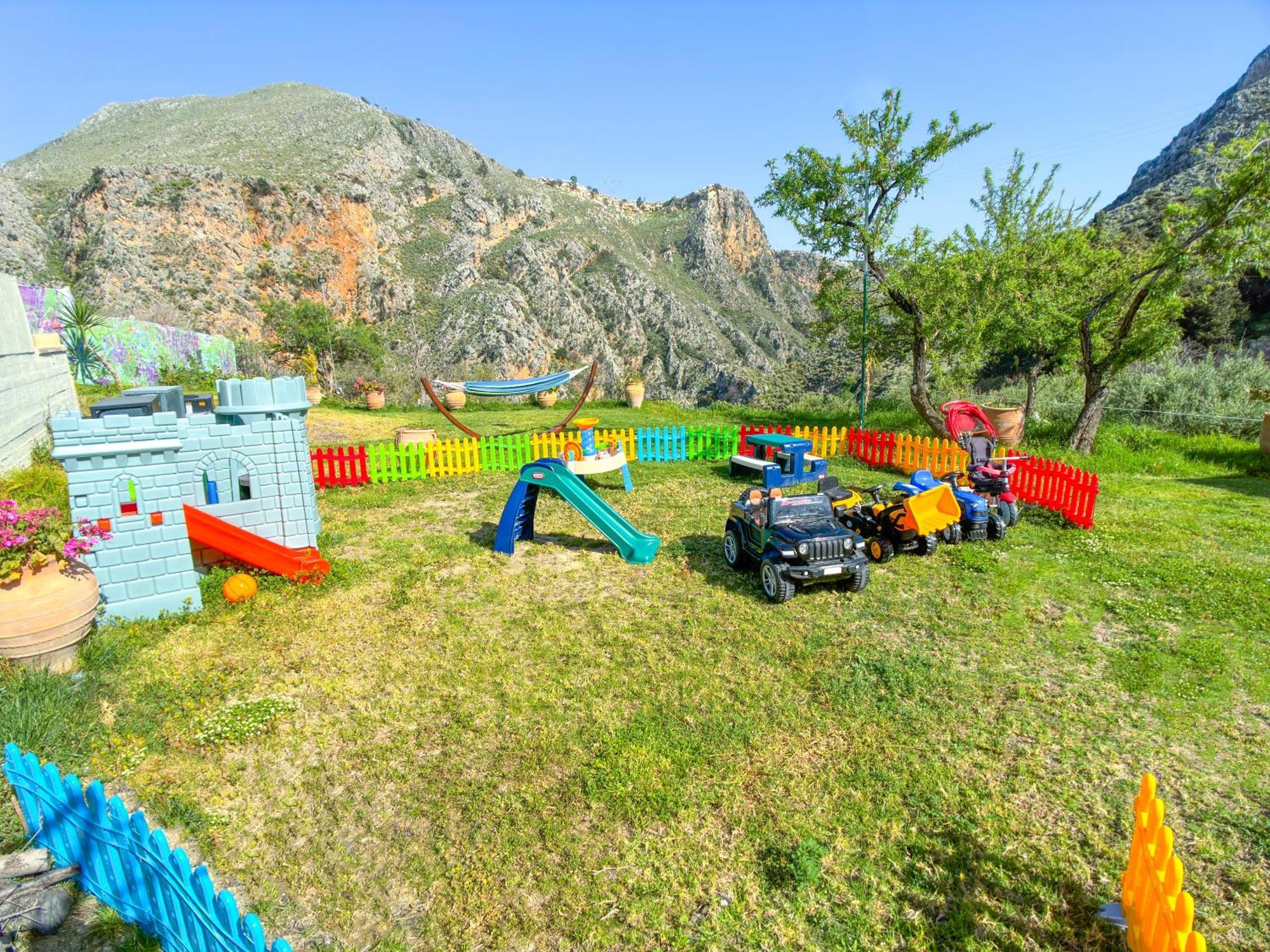 Heated Private Ozone Salt Pool, Jacuzzi, Cinema Inside & Outside, Ping Pong, Billiard, Ps5, Playground, Giant Chess, Giant Monopoly, Table Football, 3X Surround Sound - Villa Rokka Luxe Kissamos Bagian luar foto