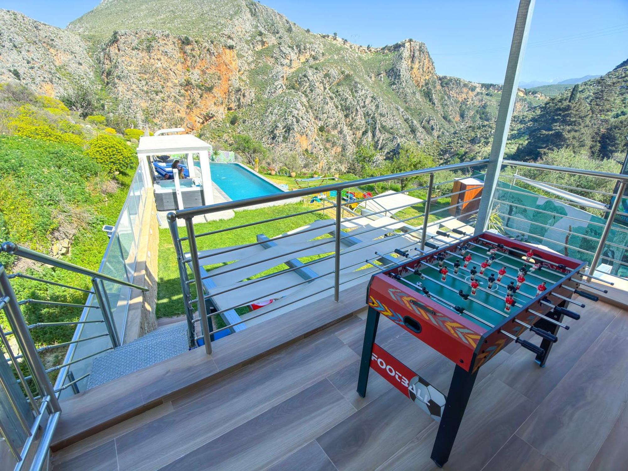 Heated Private Ozone Salt Pool, Jacuzzi, Cinema Inside & Outside, Ping Pong, Billiard, Ps5, Playground, Giant Chess, Giant Monopoly, Table Football, 3X Surround Sound - Villa Rokka Luxe Kissamos Bagian luar foto