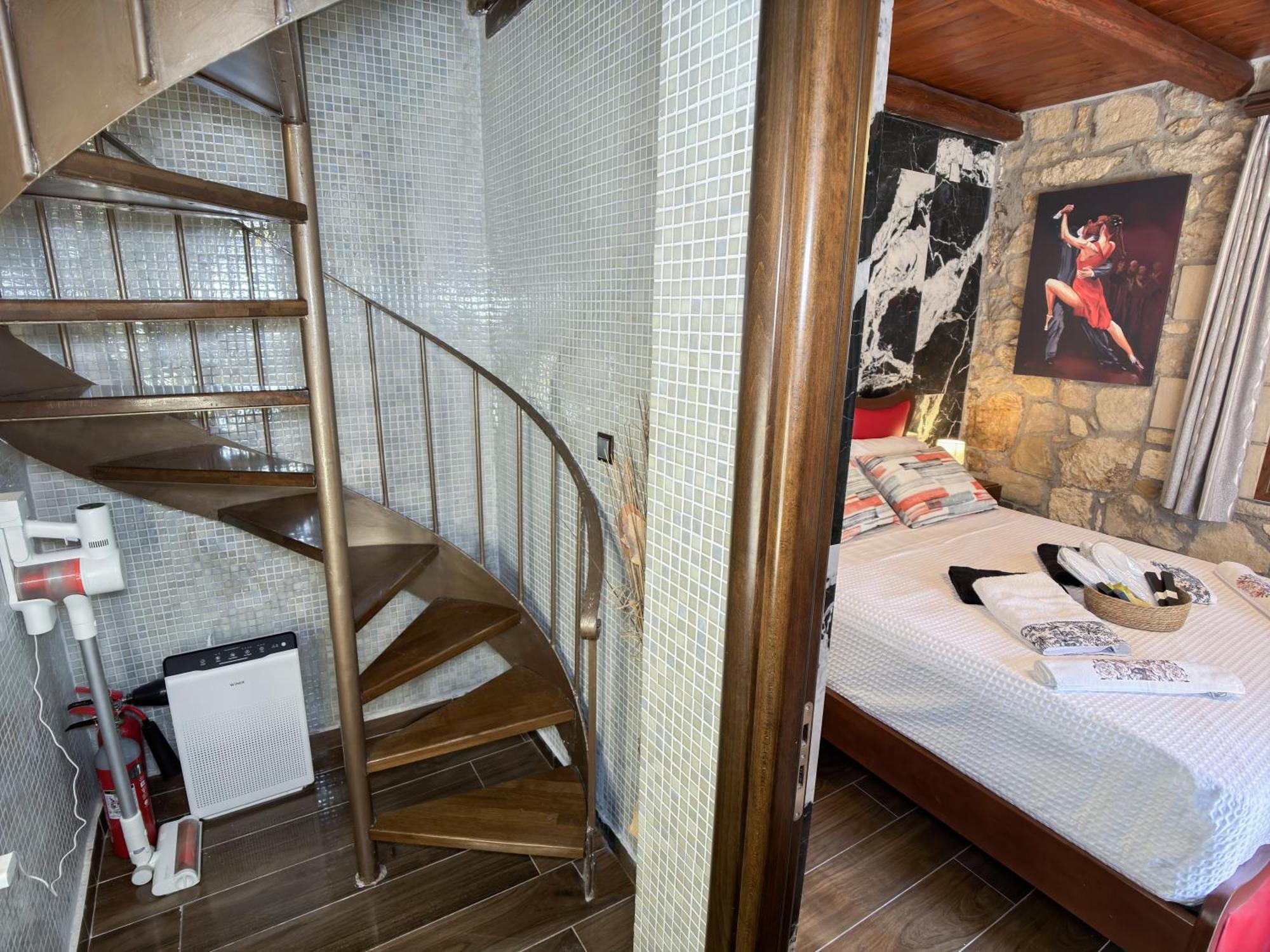 Heated Private Ozone Salt Pool, Jacuzzi, Cinema Inside & Outside, Ping Pong, Billiard, Ps5, Playground, Giant Chess, Giant Monopoly, Table Football, 3X Surround Sound - Villa Rokka Luxe Kissamos Bagian luar foto