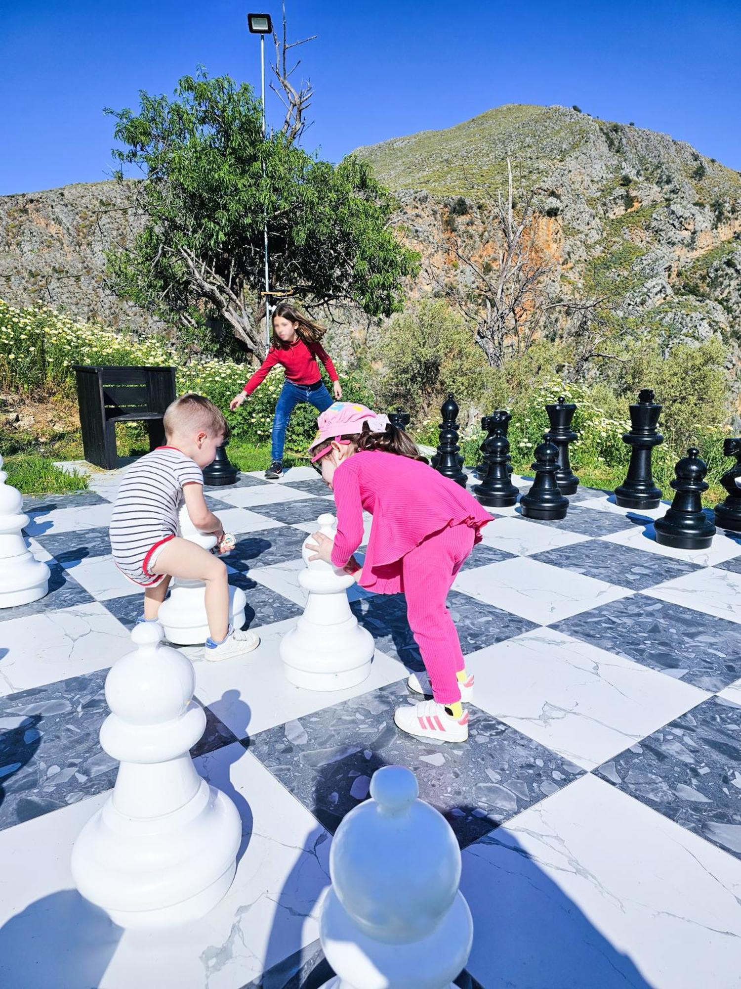 Heated Private Ozone Salt Pool, Jacuzzi, Cinema Inside & Outside, Ping Pong, Billiard, Ps5, Playground, Giant Chess, Giant Monopoly, Table Football, 3X Surround Sound - Villa Rokka Luxe Kissamos Bagian luar foto