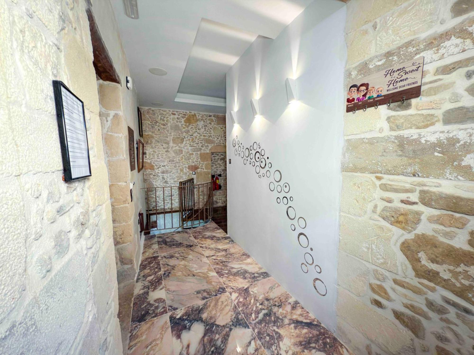 Heated Private Ozone Salt Pool, Jacuzzi, Cinema Inside & Outside, Ping Pong, Billiard, Ps5, Playground, Giant Chess, Giant Monopoly, Table Football, 3X Surround Sound - Villa Rokka Luxe Kissamos Bagian luar foto