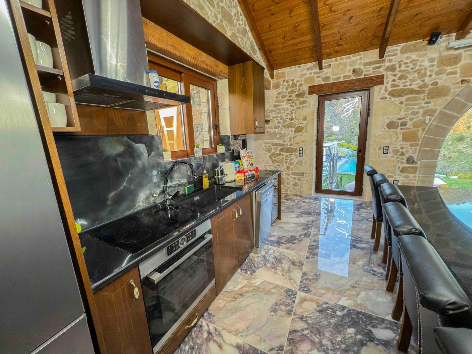 Heated Private Ozone Salt Pool, Jacuzzi, Cinema Inside & Outside, Ping Pong, Billiard, Ps5, Playground, Giant Chess, Giant Monopoly, Table Football, 3X Surround Sound - Villa Rokka Luxe Kissamos Bagian luar foto